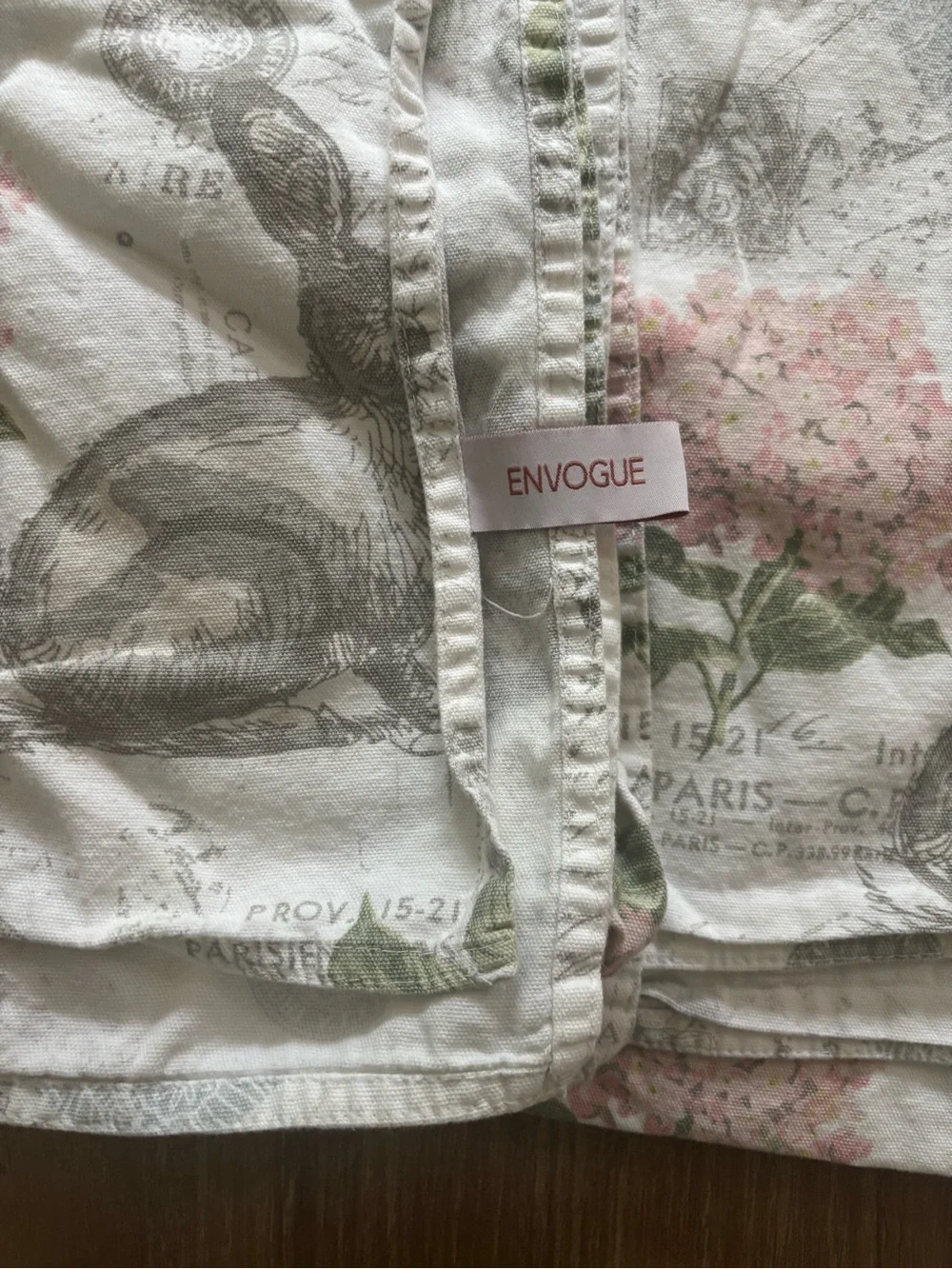 VFloral & Bunny Printed tablecloth- Pink, Green, Gray